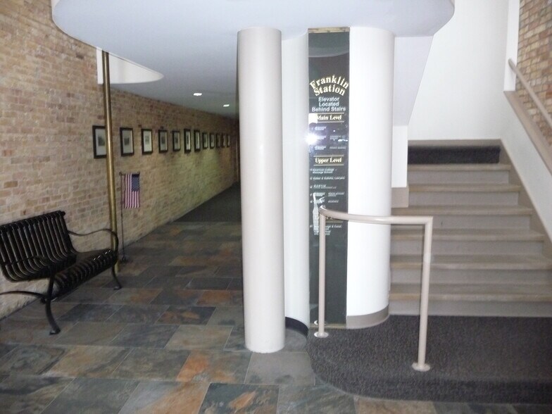 More Photos Of 131 E Franklin St, Elkhart Office For Lease