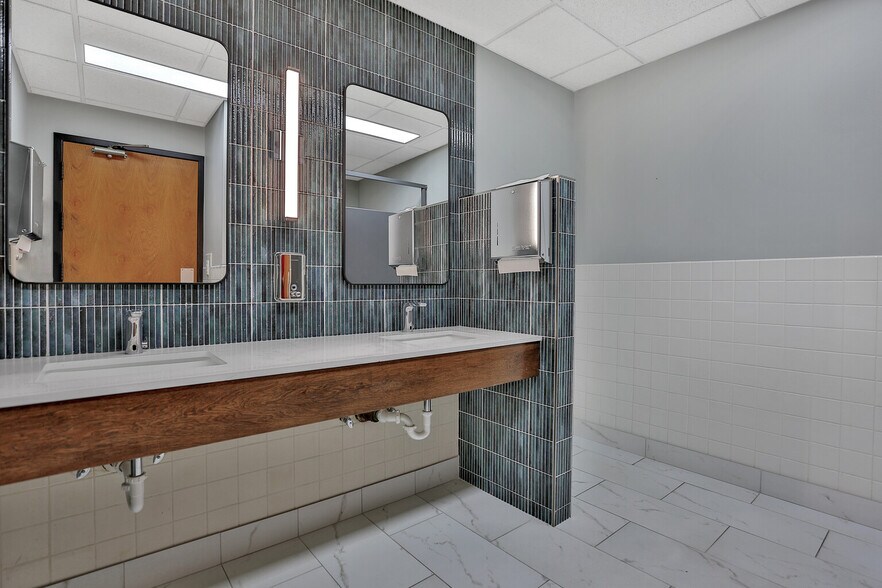More Photos Of 3570 Lexington Ave N, Shoreview Medical For Lease