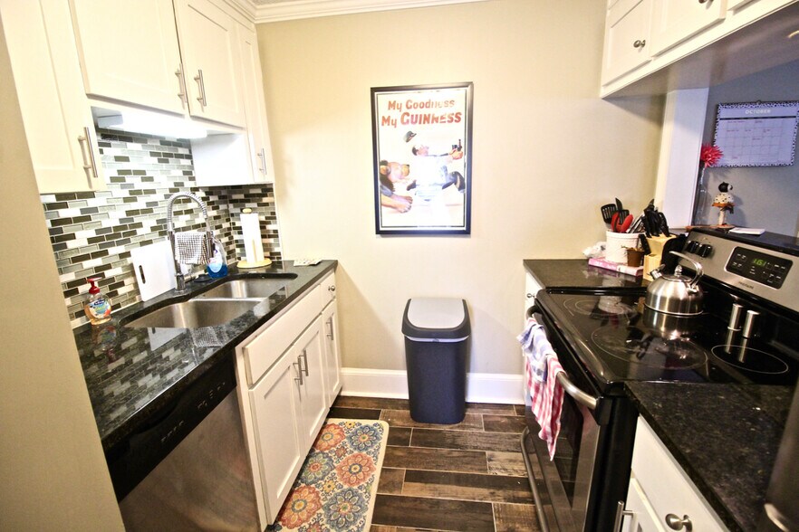 More Photos Of 4427-4433 Holly St, Kansas City Apartments For Sale
