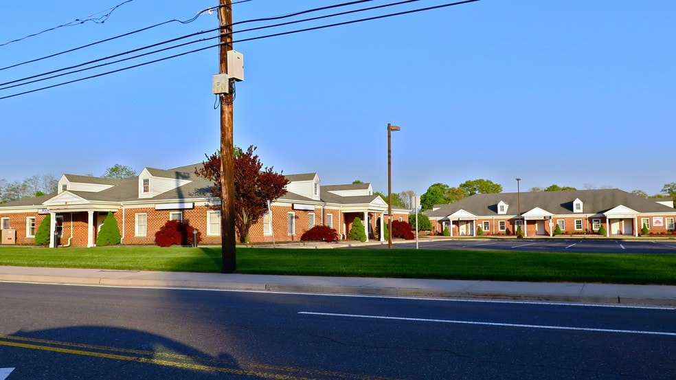 More Photos Of 1149 Old Country Rd, Riverhead Medical For Lease