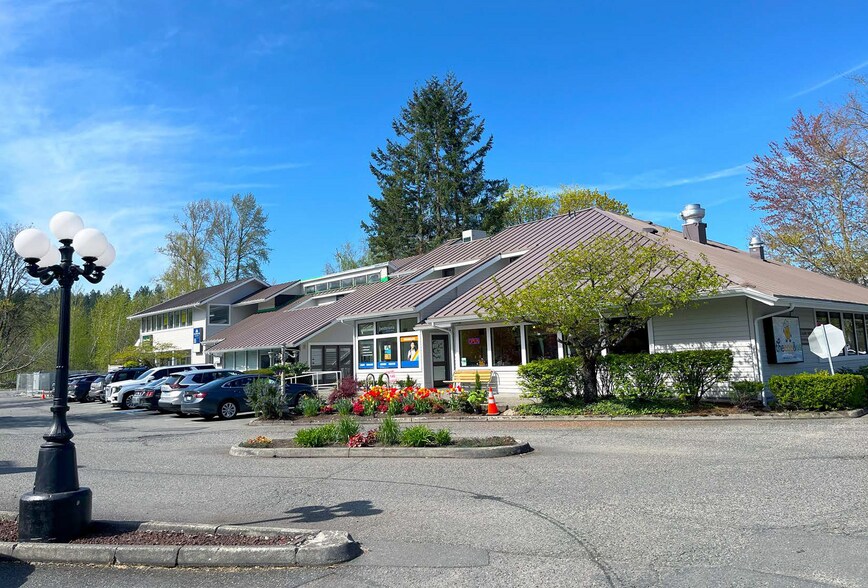 Primary Photo Of 375 NW Gilman Blvd, Issaquah Storefront Retail Office For Lease