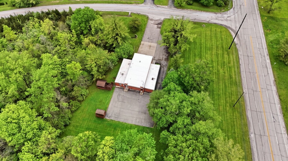 More Photos Of 7731 Traders Ln, Indianapolis Office For Sale
