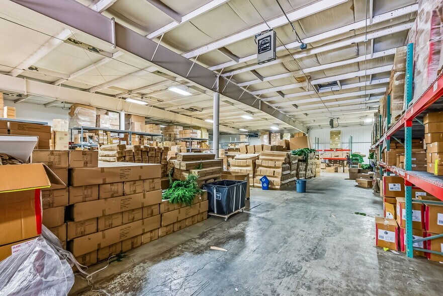 More Photos Of 4100 Perimeter Dr, Columbus Warehouse For Sale