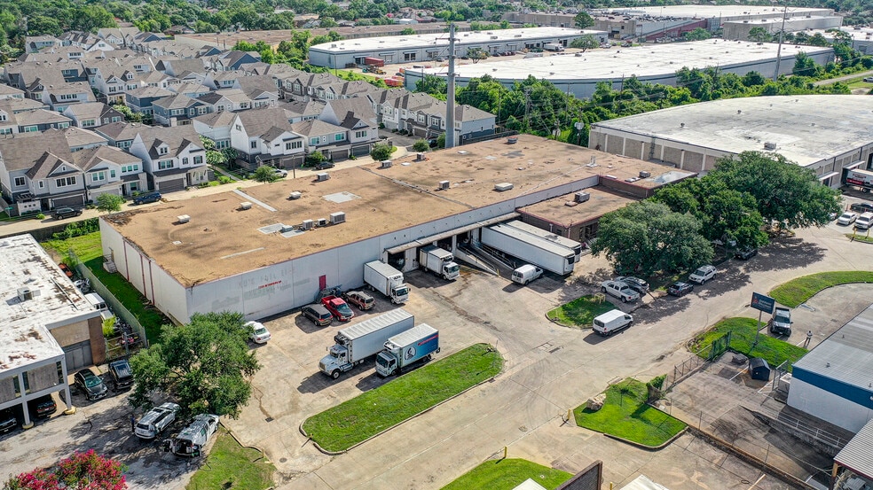 More Photos Of 7200 Wynnpark Dr, Houston Warehouse For Sale