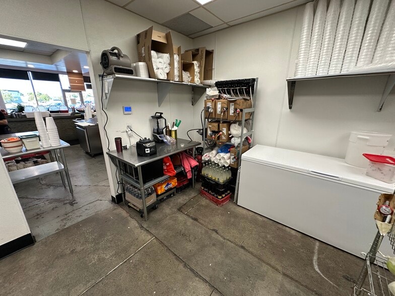 More Photos Of 4100 Central Ave SW, Albuquerque Fast Food For Sale