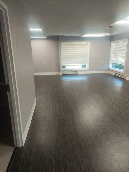 More Photos Of 32730 Walker Rd, Avon Lake Medical For Lease