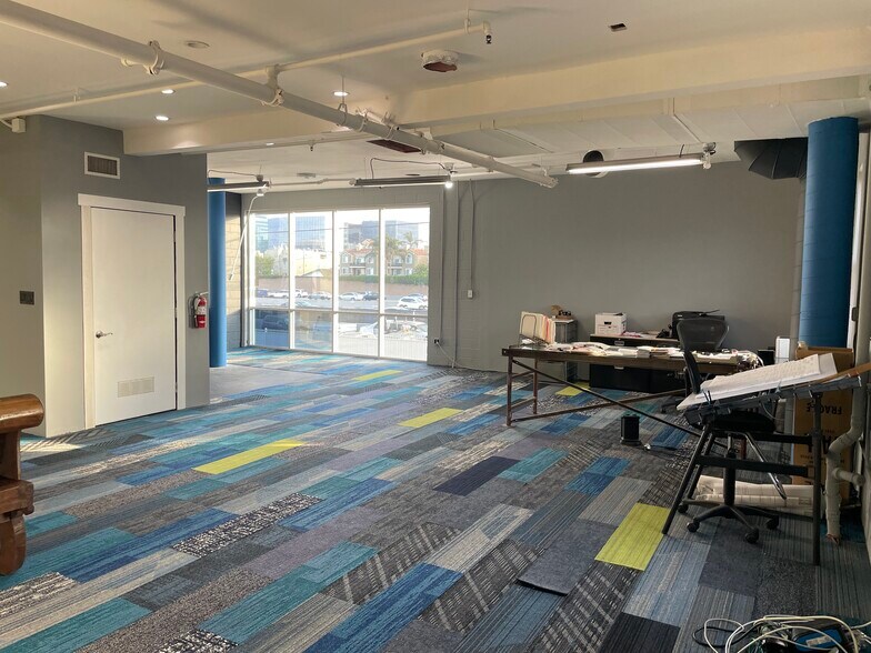 More Photos Of 2000 Cotner Ave, Los Angeles Showroom For Lease