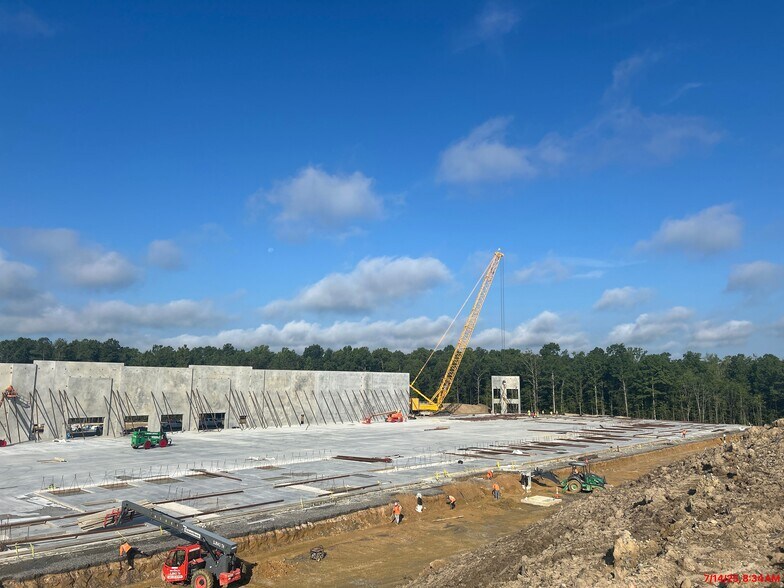 More Photos Of 8800 Whitepine Rd, Richmond Distribution For Sale