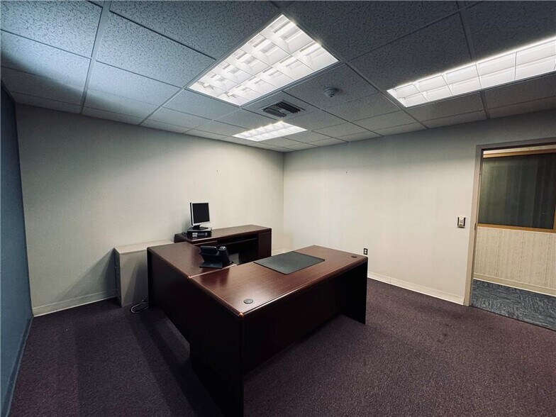 More Photos Of 292 Waterman Ave, Smithfield Office For Sale