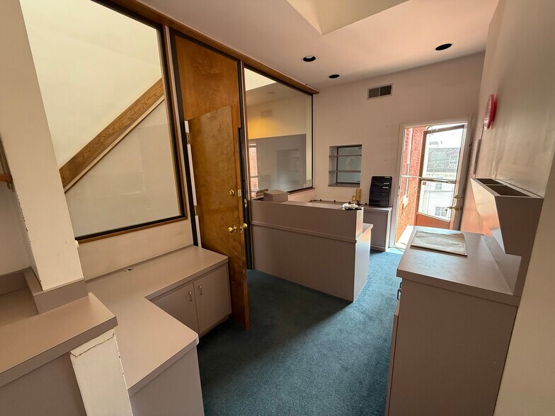 More Photos Of , Pittsburgh Office For Sale