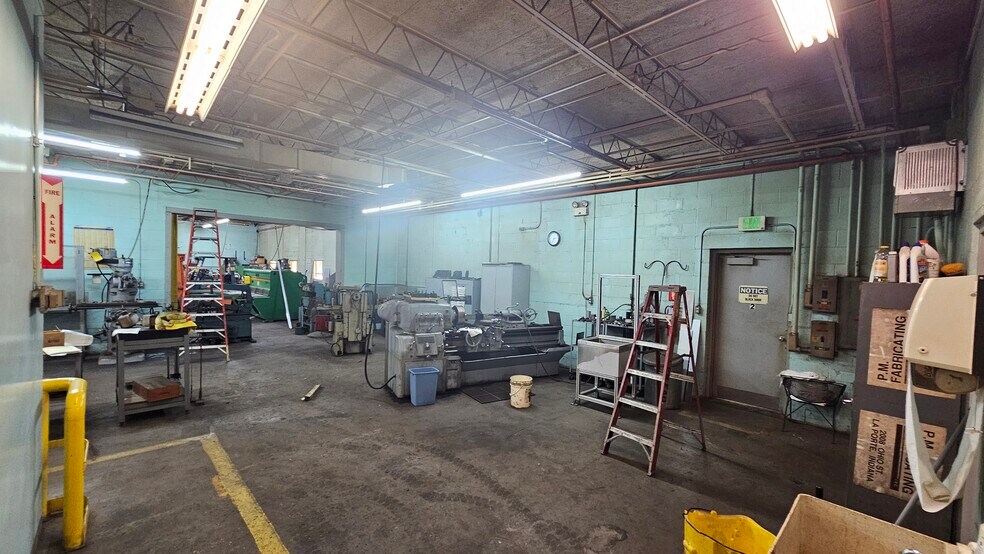 More Photos Of 2008 Ohio St, La Porte Manufacturing For Sale