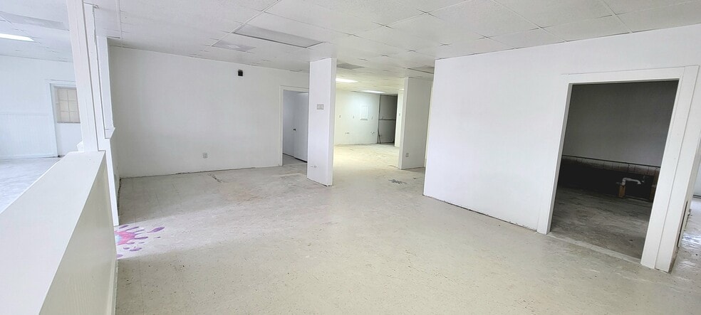 More Photos Of 900 Highway 3, League City Freestanding For Sale