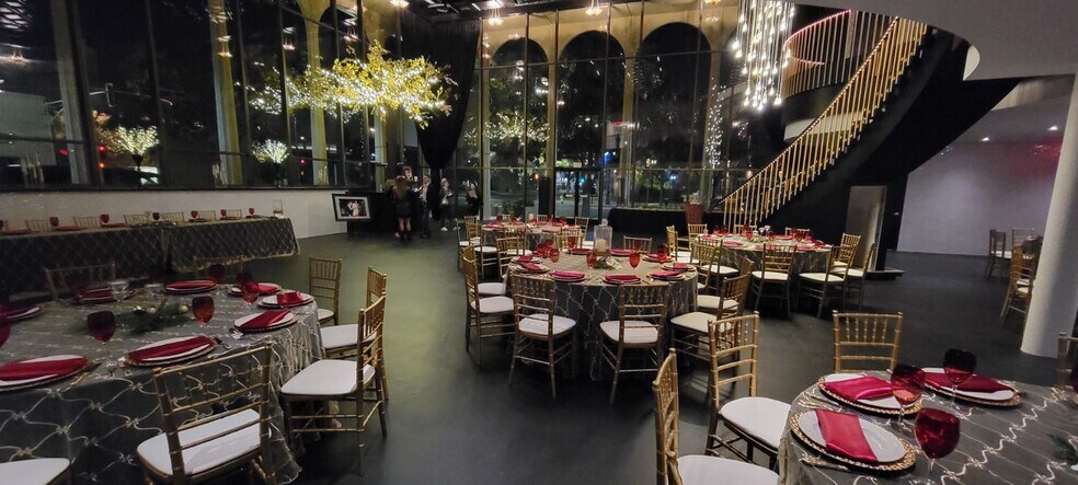 More Photos Of 833 10th St, Modesto Storefront Retail Office For Sale