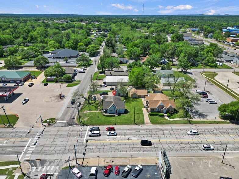 More Photos Of 209 S Main St, Lindale Loft Creative Space For Sale