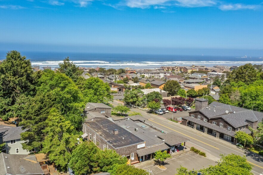 More Photos Of 171 Sunset Blvd, Cannon Beach Storefront Retail Residential For Sale