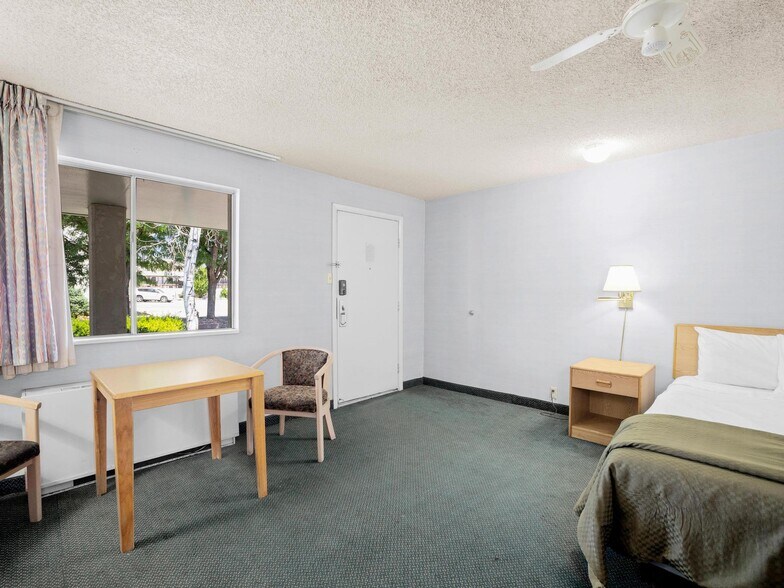 More Photos Of 145 S Main St, Richfield Hotel For Sale