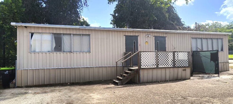 Primary Photo Of 605 N Richmond Rd, Wharton Flex For Lease