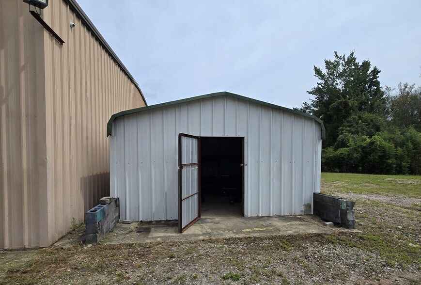 More Photos Of 2185 Storage Rd, Sumter Light Manufacturing For Sale