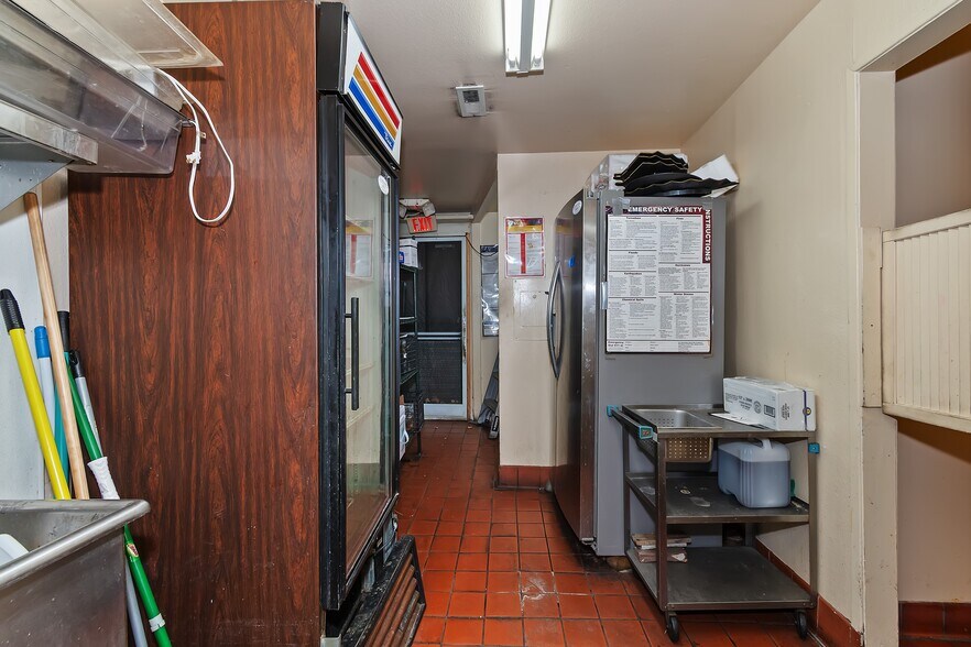 More Photos Of 41025 Big Bear Blvd, Big Bear Lake Restaurant For Sale