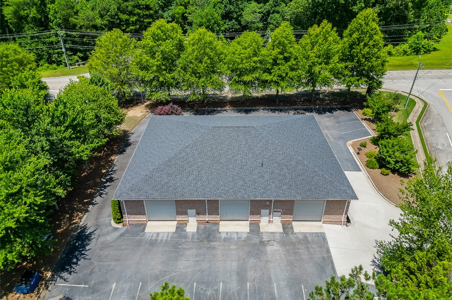 More Photos Of 6105 Atlanta Hwy, Flowery Branch Office For Lease