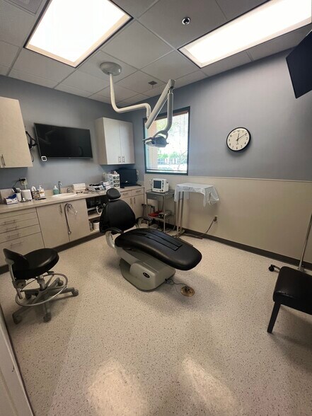 More Photos Of 8535 E Hartford Dr, Scottsdale Office For Sale