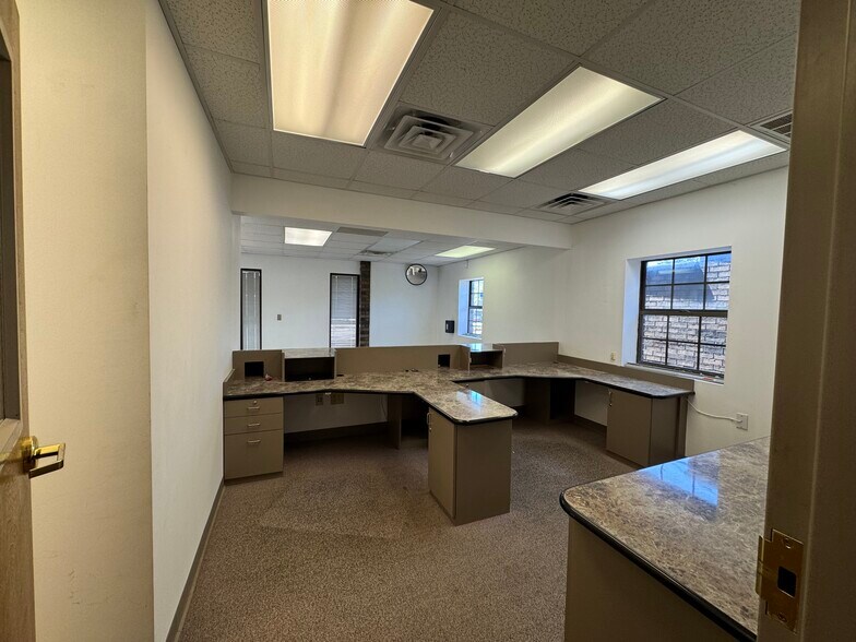 More Photos Of 540 N Main St, Jasper Storefront Retail Office For Lease