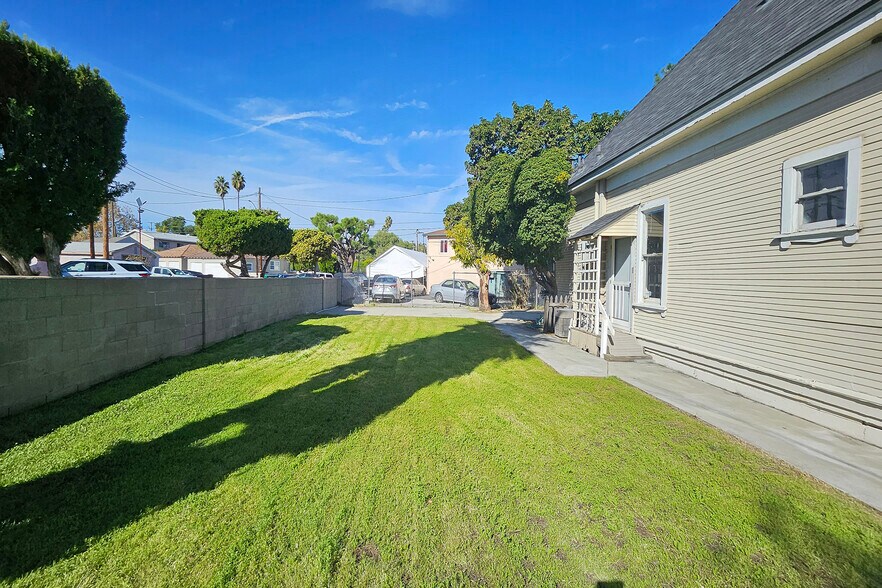 More Photos Of 1101 W Burbank Blvd, Burbank Office Residential For Lease