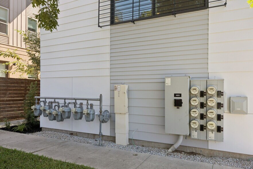 More Photos Of 4901 Live Oak St, Dallas Apartments For Sale