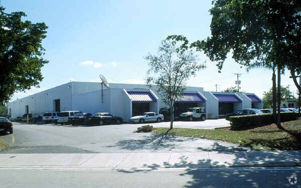 More Photos Of 14101 SW 119th Ave, Miami Warehouse For Lease