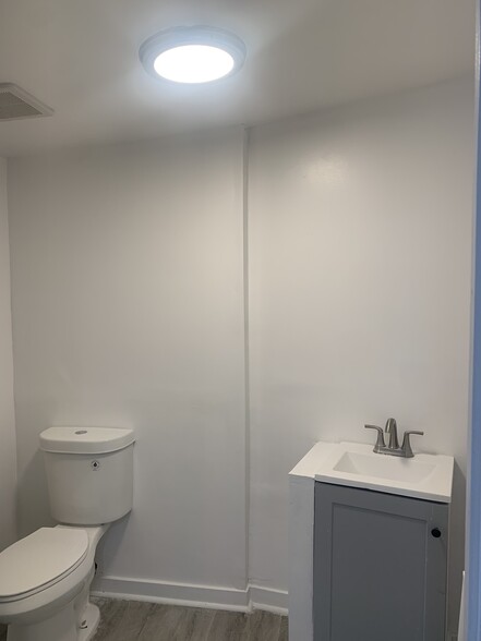 More Photos Of 1005 N Arlington Ave, Baltimore Flex For Lease