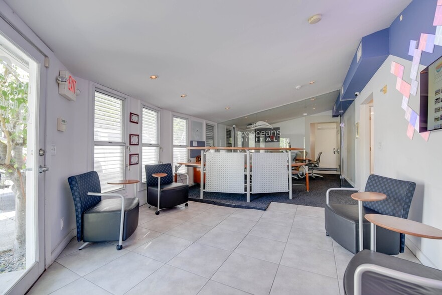 More Photos Of 701 Simonton St, Key West Office For Sale