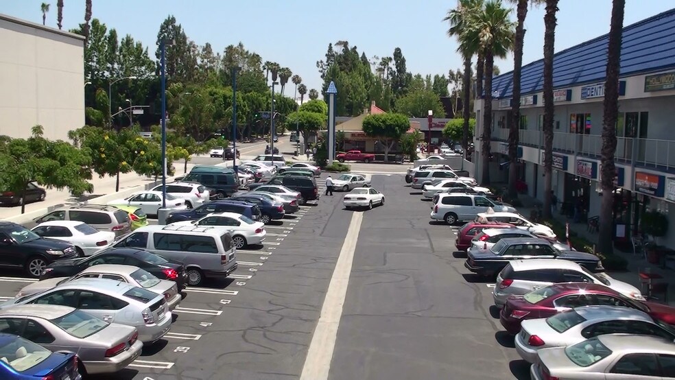 More Photos Of 1253 Vine St, Los Angeles Storefront Retail Office For Lease