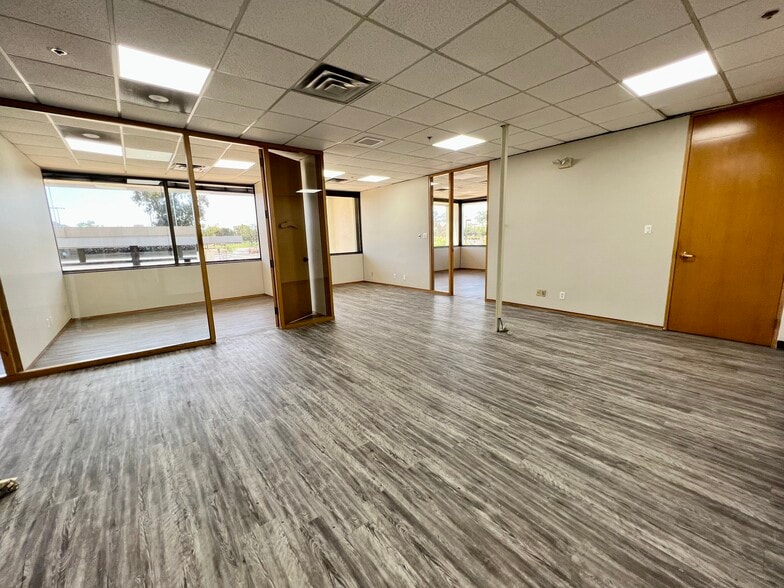 More Photos Of 2525 W Beryl Ave, Phoenix Office For Lease