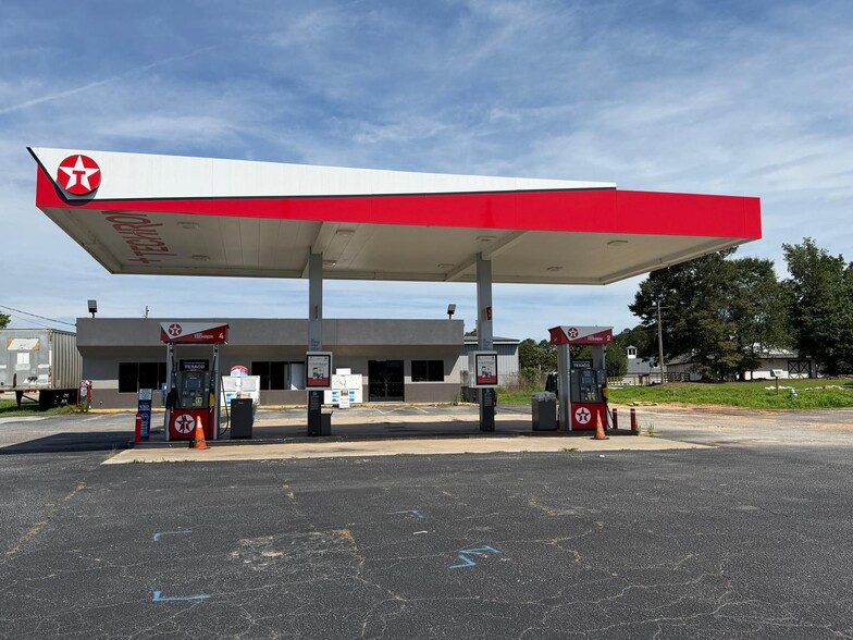 Primary Photo Of 1030 Confederate Rd, Madison General Retail For Sale