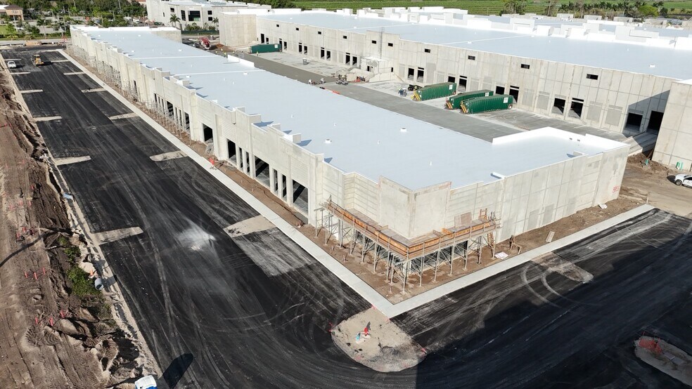 More Photos Of 8289 Boynton Beach Blvd, Boynton Beach Unknown For Lease