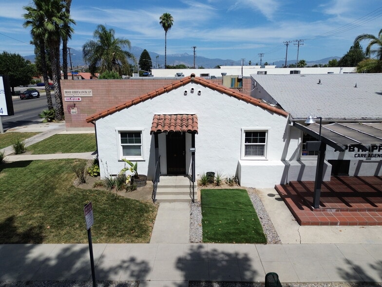 Primary Photo Of 801 E Florida Ave, Hemet Office For Lease