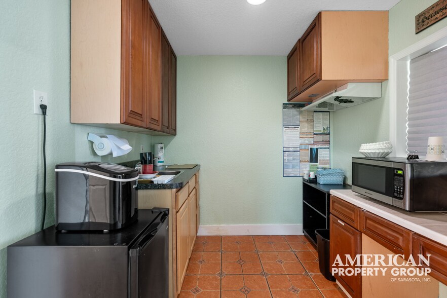 More Photos Of 2450 Tamiami Trl, Port Charlotte Medical For Sale