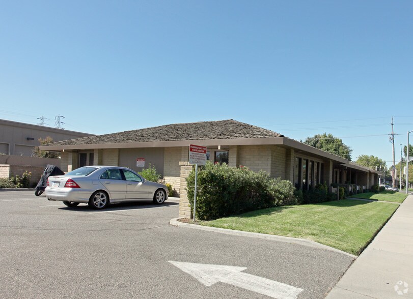 More Photos Of 1150 W Center St, Manteca Office For Lease