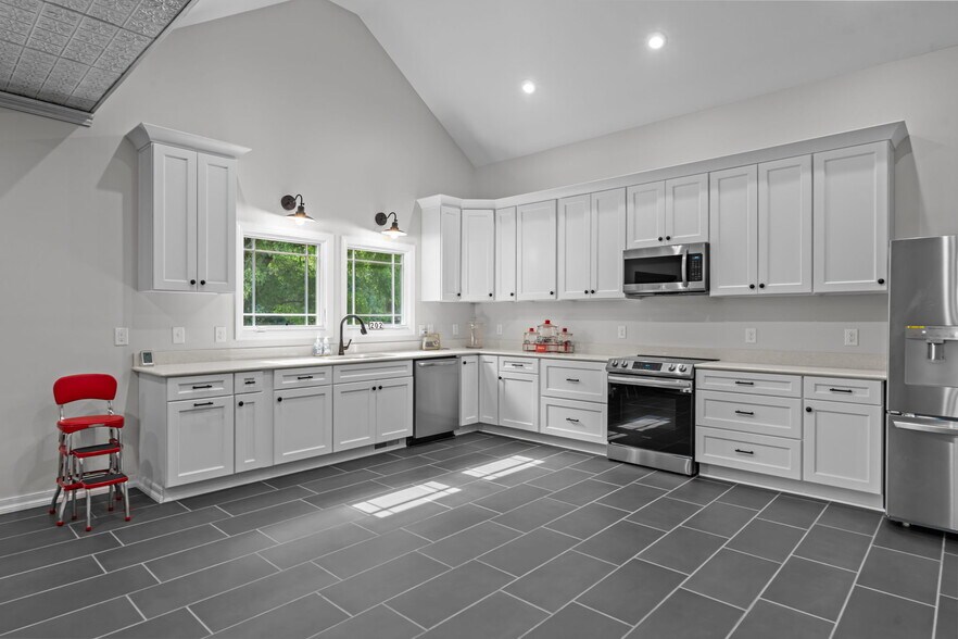 More Photos Of 202 W Main St, Sanford Office Residential For Sale