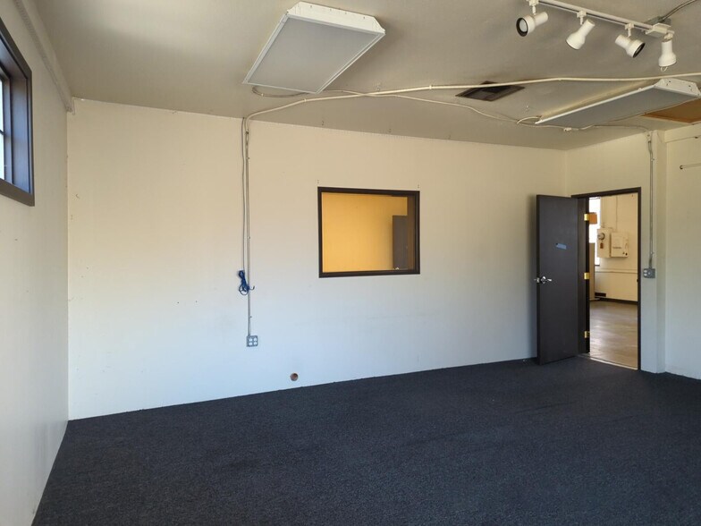 More Photos Of 9190-9214 Exposition Blvd, Los Angeles Warehouse For Sale