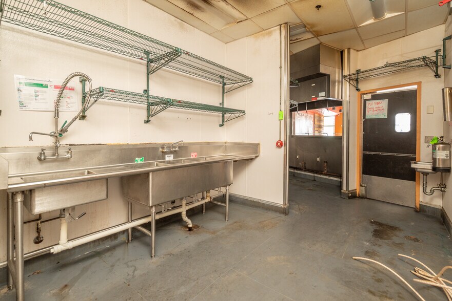 More Photos Of 87 Cotton Mill Rd, Starkville Storefront For Lease