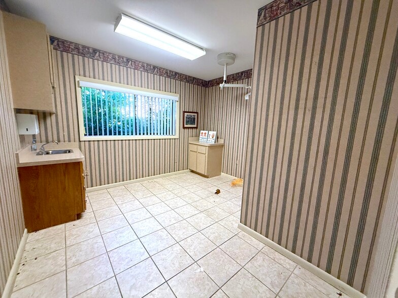 More Photos Of 1109 Bryn Mawr Ave, Lake Wales Medical For Sale