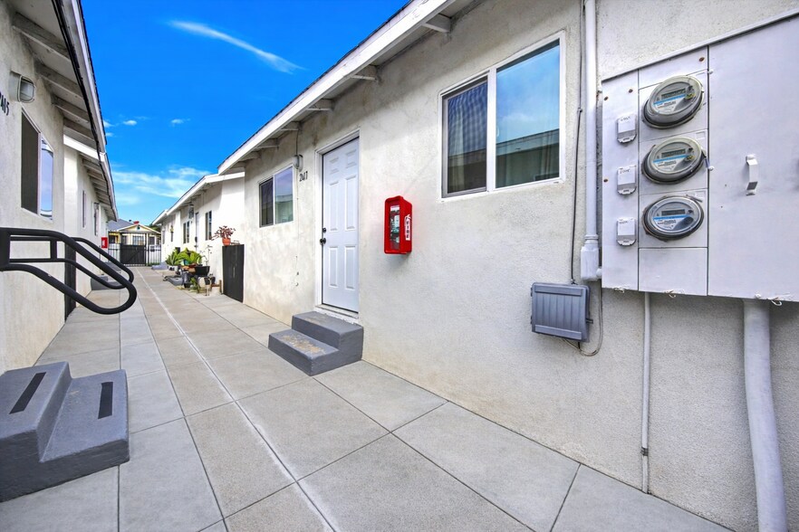 More Photos Of 2411-2421 L St, San Diego Apartments For Sale