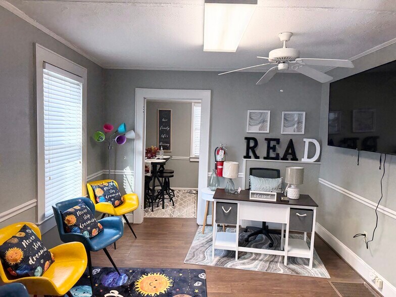 More Photos Of 403 S Logan St, Gaffney Office For Sale