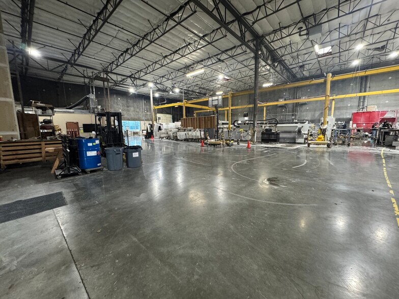 More Photos Of 10100 SW Herman Rd, Tualatin Warehouse For Sale