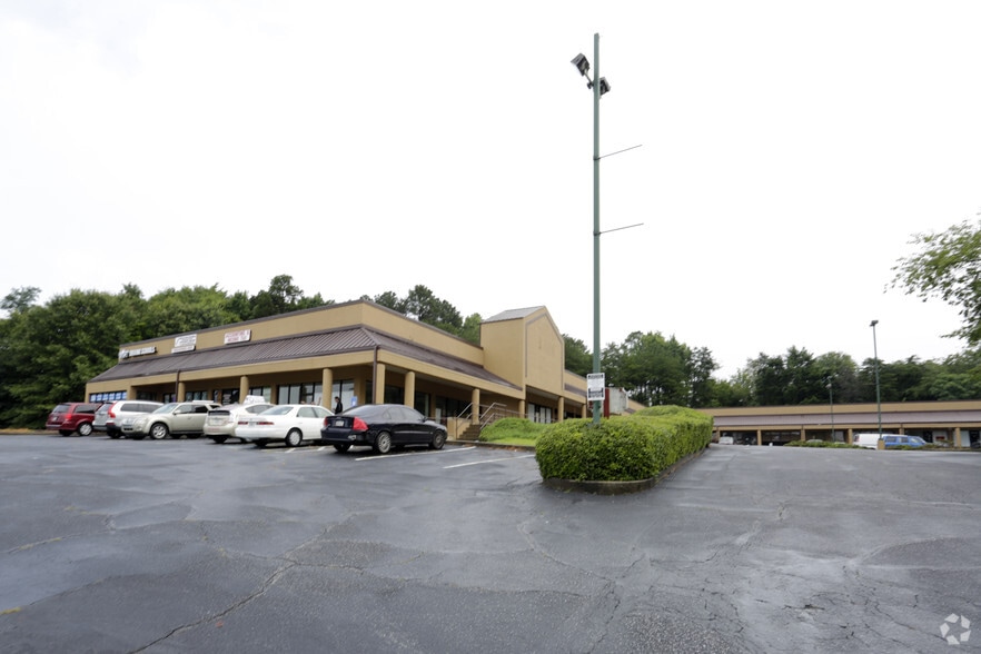 More Photos Of 377 W Pike St, Lawrenceville Unknown For Lease