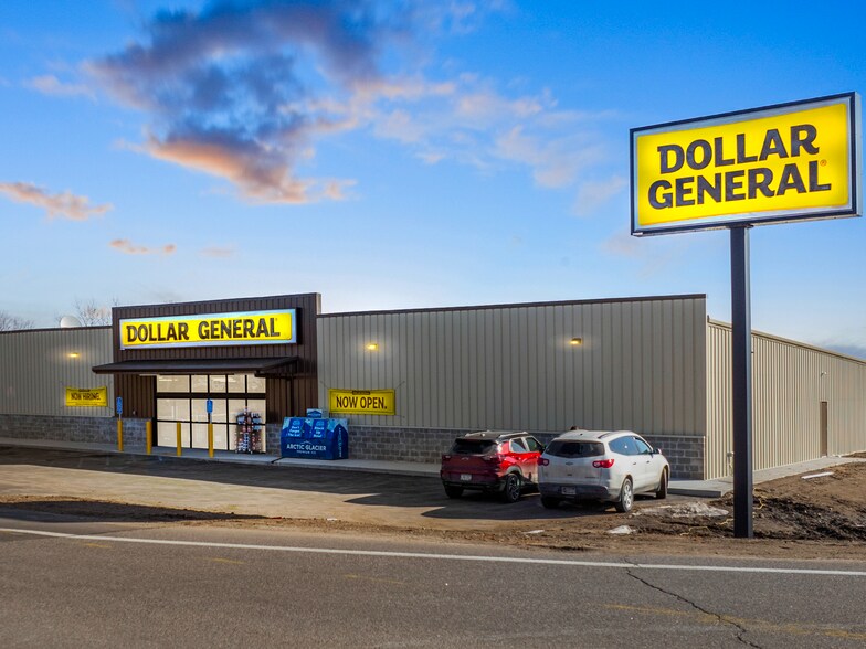 Primary Photo Of 620 Fairhaven N ave, South Haven Freestanding For Sale