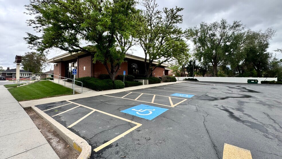 More Photos Of 159 W Center St, Midvale Bank For Lease