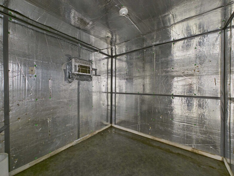 More Photos Of 123 S 3rd St, Ironton Storefront Retail Office For Sale
