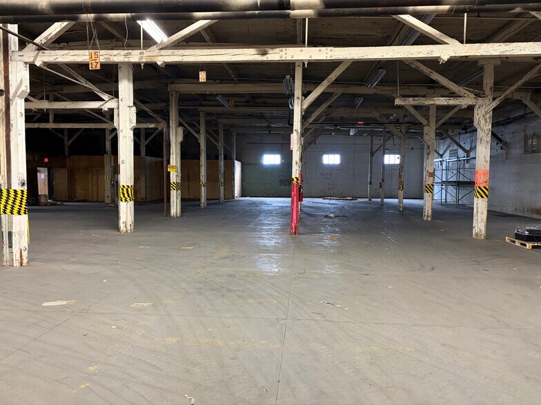 More Photos Of 167 Clifton Blvd, Clifton Warehouse For Lease